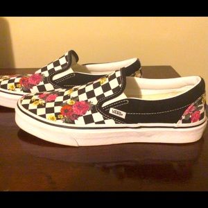 Vans floral with black and white